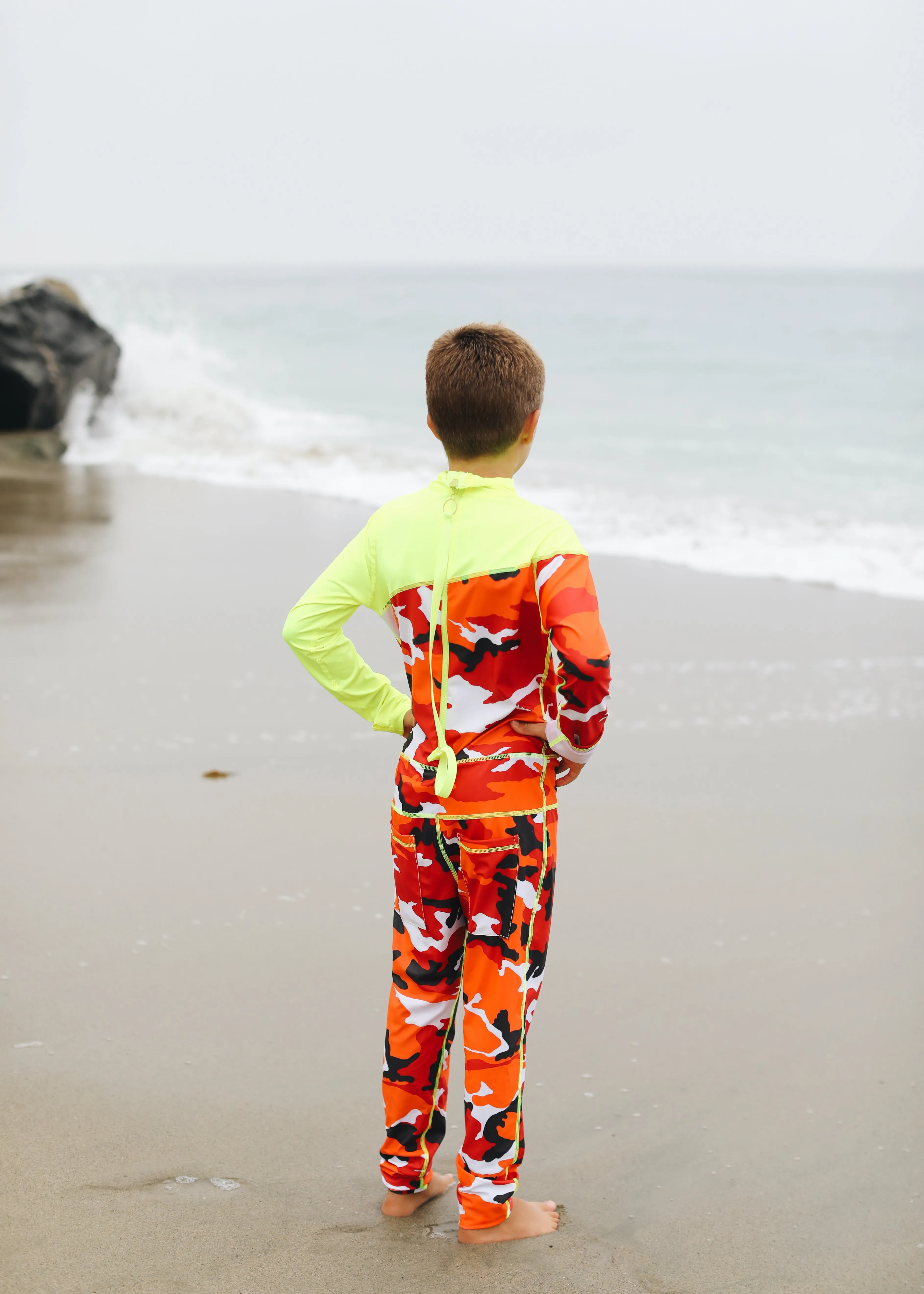 BOY'S LONG SWIMSUIT DAB - RED CAMO W- YELLOW