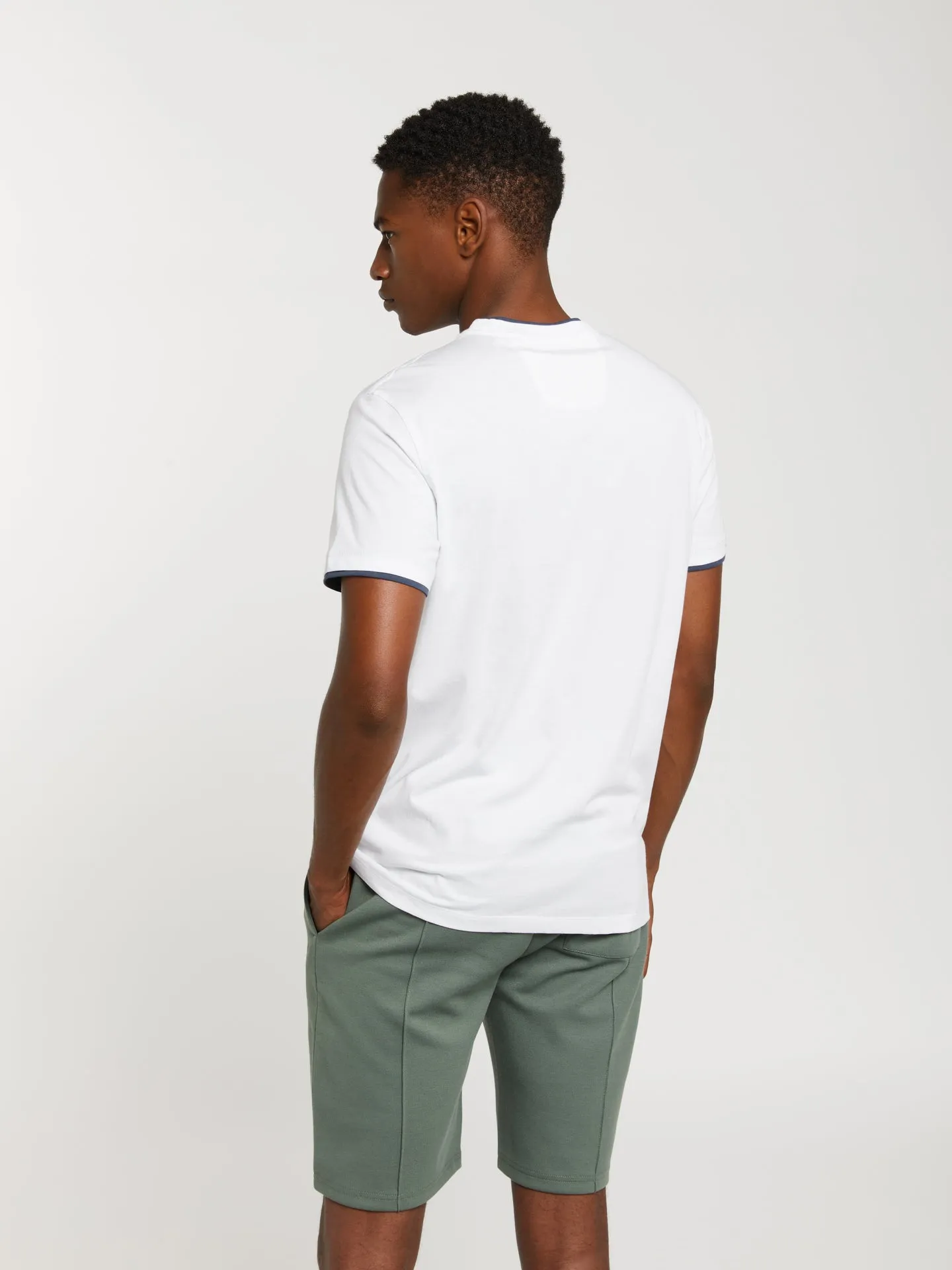 Luxe leisure edition t-shirt with double layer collar and cuffs