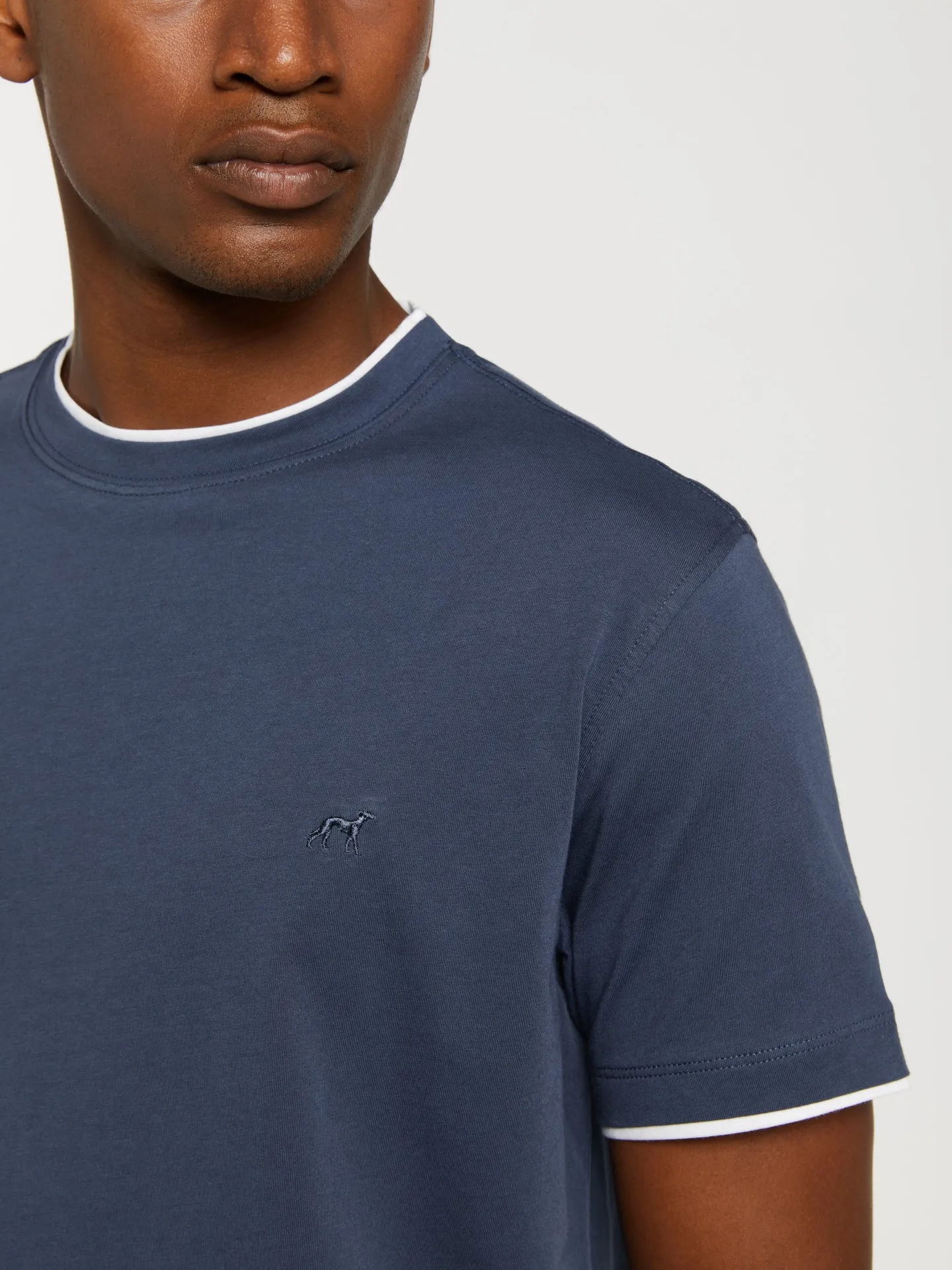 Luxe leisure edition t-shirt with double layer collar and cuffs