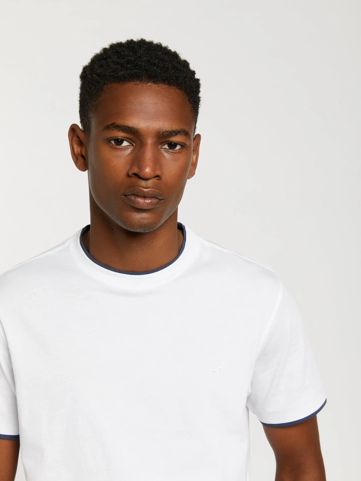 Luxe leisure edition t-shirt with double layer collar and cuffs
