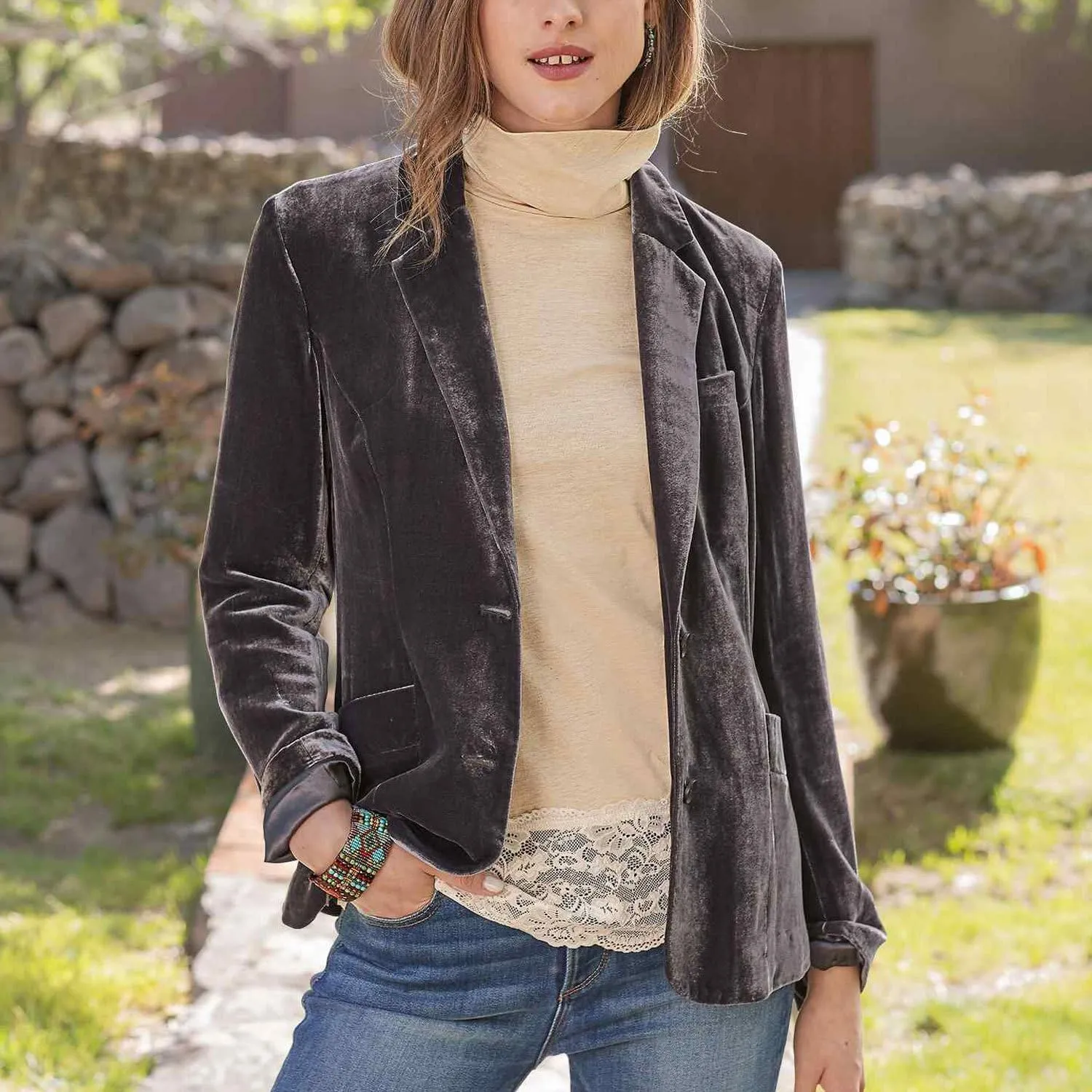 Womens Velvet Blazer Cozy Lightweight Outerwear Retro Button Long Sleeve Jacket Cardigan Coat Top Office Blazer Pockets