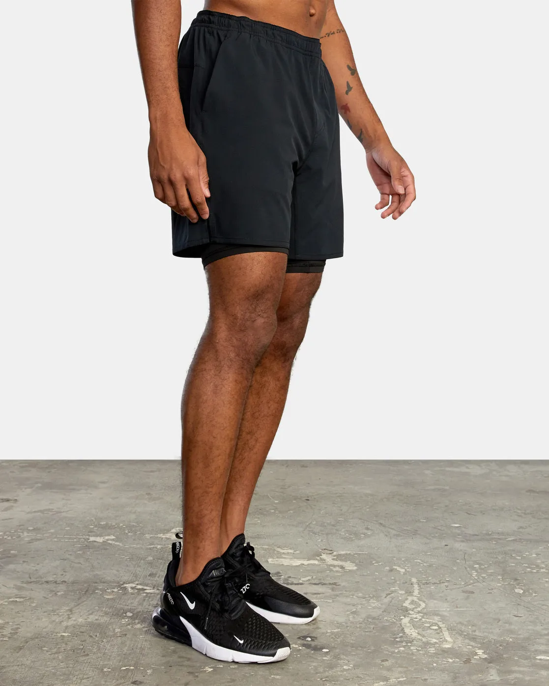 Yogger Train 2-In-1 17" Workout Shorts - Black Multi